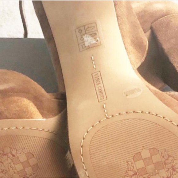 TAN SHOE - Picture 3 of 3